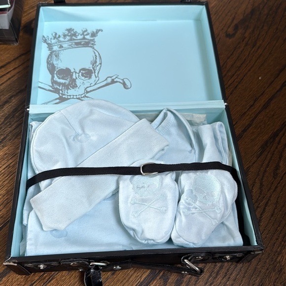 NIB Juicy Couture 3 Piece Set - Coveralls/Hat/Booties Gift Set - Picture 9 of 12